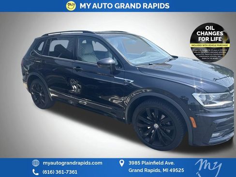 Used 2020 Volkswagen Tiguan SE R-Line w/ 3rd Row Seat Package AWD/4WD image 2