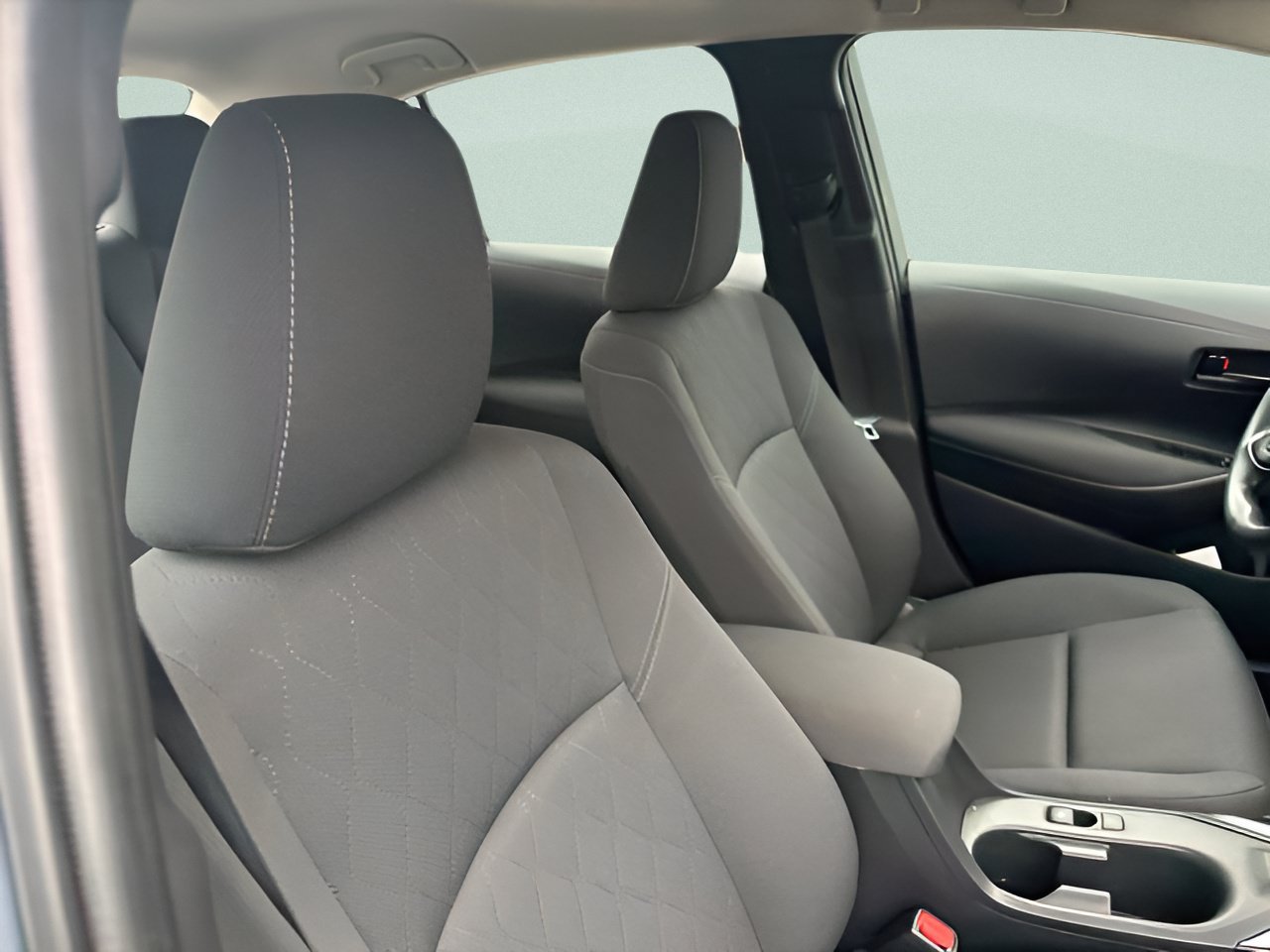 Used 2024 Toyota Corolla LE FWD image 6