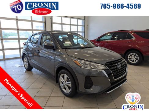 New 2025 Nissan Kicks Play S image 1