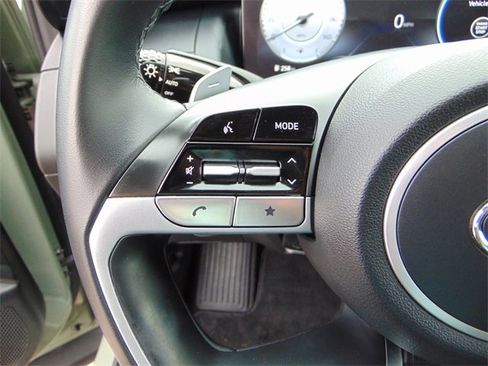 Used 2022 Hyundai Santa Cruz SEL Premium image 18