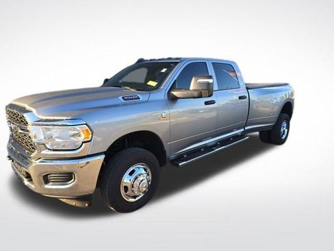 Used 2024 RAM 3500 Tradesman w/ Chrome Appearance Group image 3