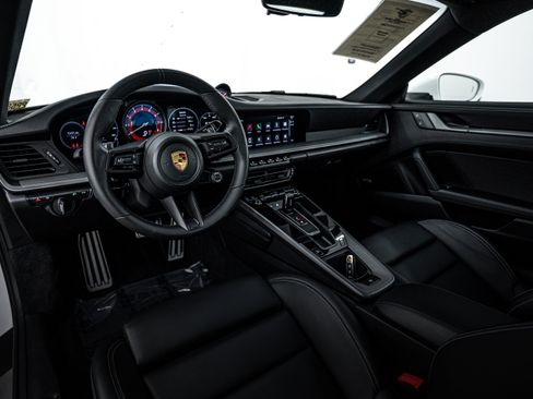 Certified 2022 Porsche 911 Carrera S image 4