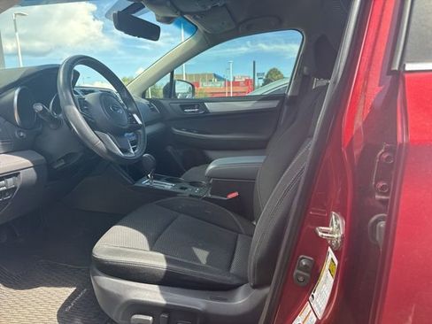 Used 2019 Subaru Outback 2.5i Premium AWD/4WD image 8