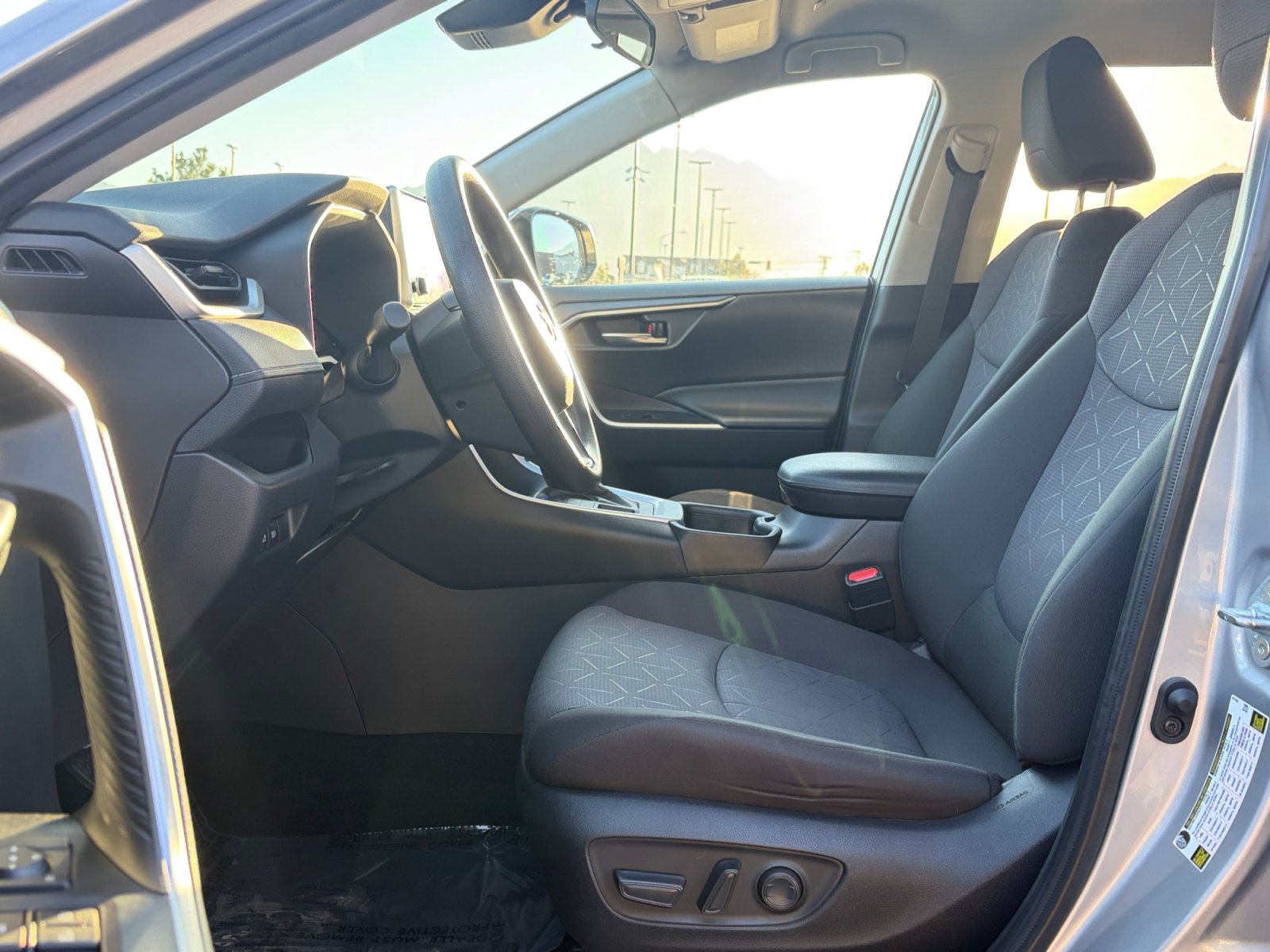 Used 2024 Toyota RAV4 XLE AWD/4WD image 11