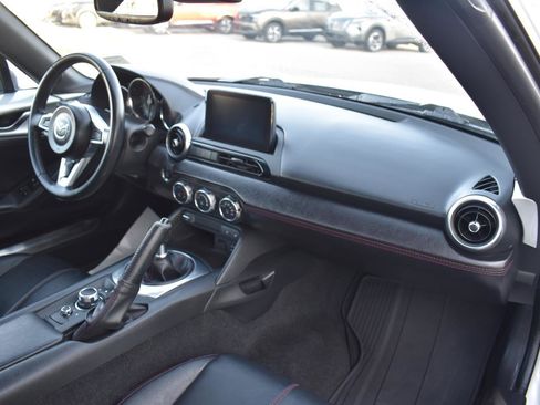 Used 2019 MAZDA MX-5 Miata RF Grand Touring image 17