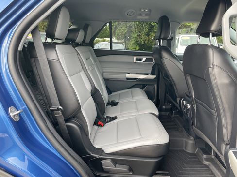 Used 2021 Ford Explorer XLT w/ Equipment Group 202A image 20