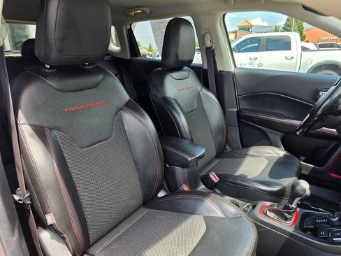 Used 2020 Jeep Compass Trailhawk AWD/4WD image 14