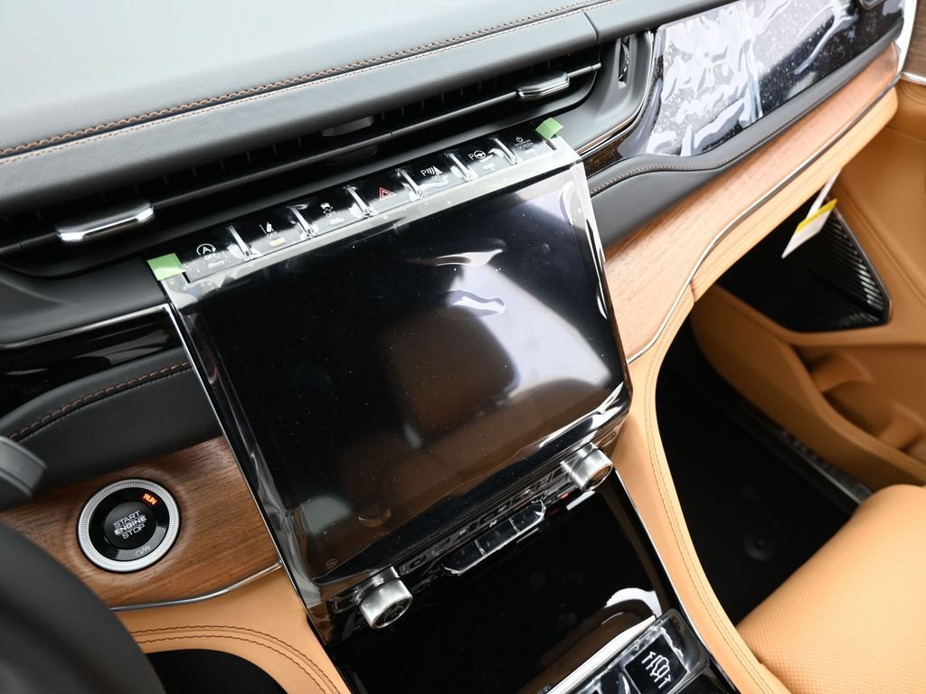 New 2025 Jeep Grand Cherokee Summit AWD/4WD image 23