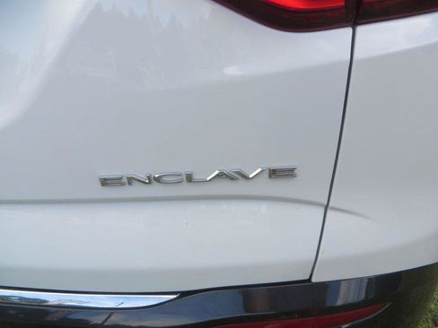 Used 2018 Buick Enclave Essence FWD image 9