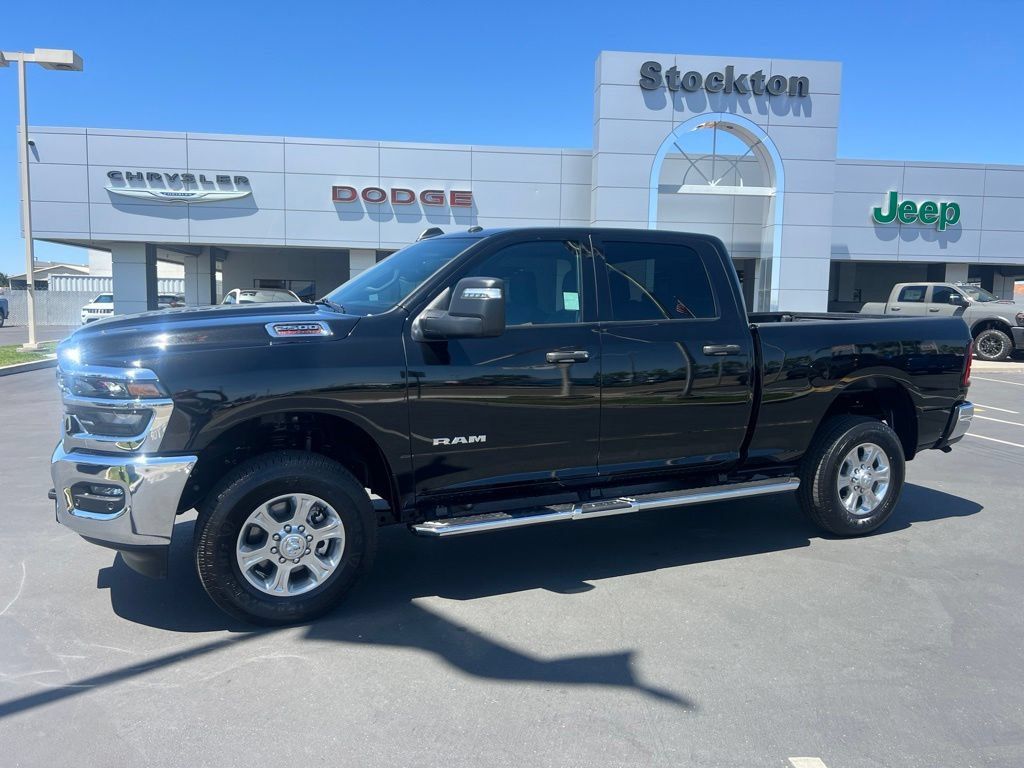 Used 2026 RAM 2500 Big Horn AWD/4WD image 2