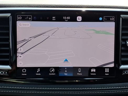 Certified 2025 Chrysler Pacifica Limited FWD image 7