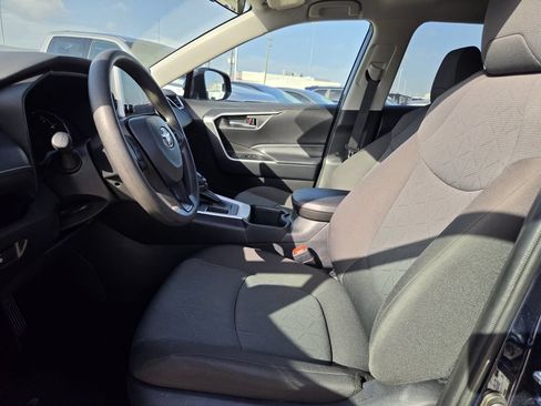 Used 2025 Toyota RAV4 XLE FWD image 27