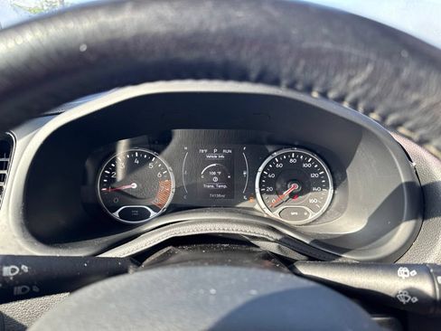 Used 2020 Jeep Renegade Altitude AWD/4WD image 18