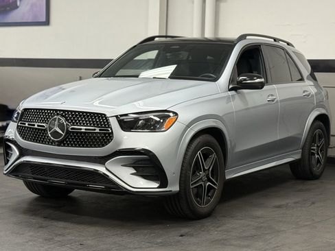 Used 2025 Mercedes-Benz GLE 450e 4MATIC image 6