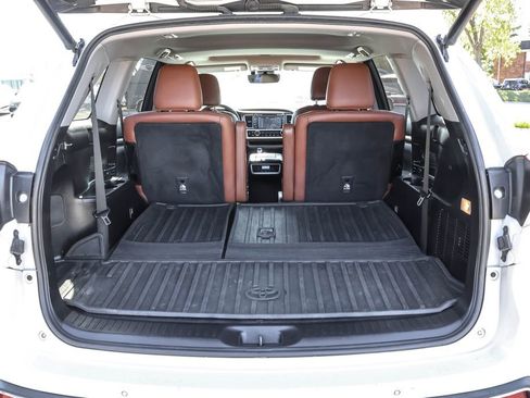 Used 2017 Toyota Highlander Limited AWD/4WD image 34