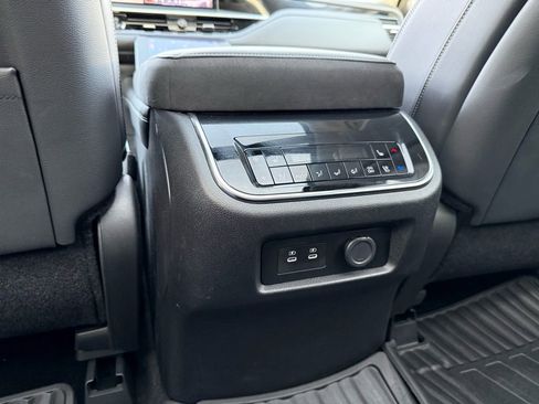 Used 2025 INFINITI QX80 Sensory image 25