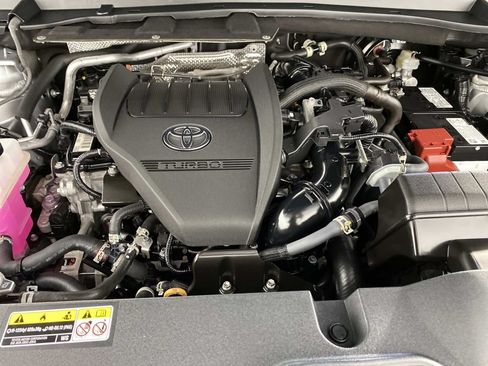 Used 2024 Toyota Grand Highlander AWD image 35
