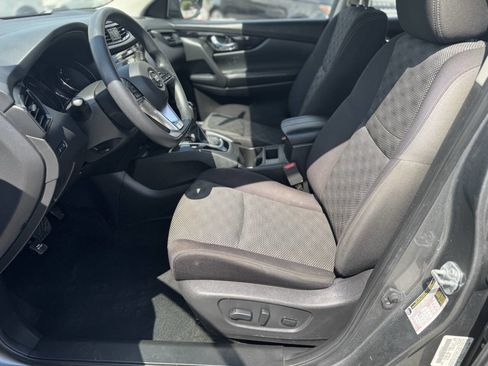 Used 2017 Nissan Rogue Sport SV FWD image 9