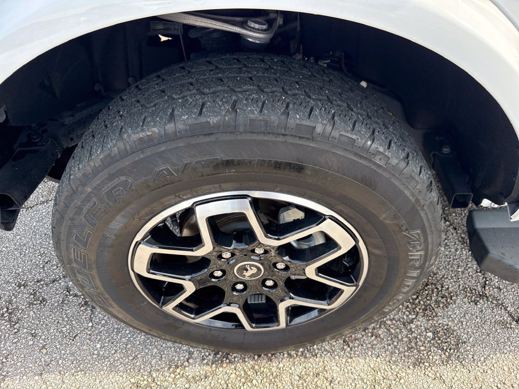Used 2024 Ford Bronco Outer Banks AWD/4WD image 13