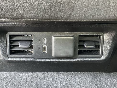 Used 2025 Chevrolet Silverado 1500 LT image 24