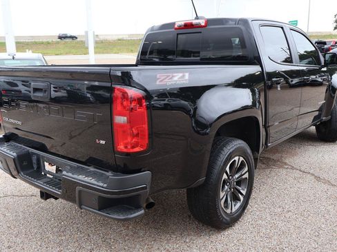 Used 2021 Chevrolet Colorado Z71 w/ Safety Package AWD/4WD image 3