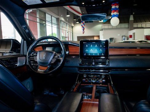 Used 2019 Lincoln Navigator L Reserve w/ Cargo Package AWD/4WD image 29