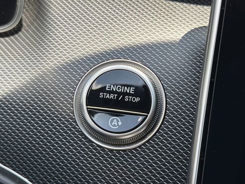 Used 2025 Mercedes-Benz C 300 Sedan image 16