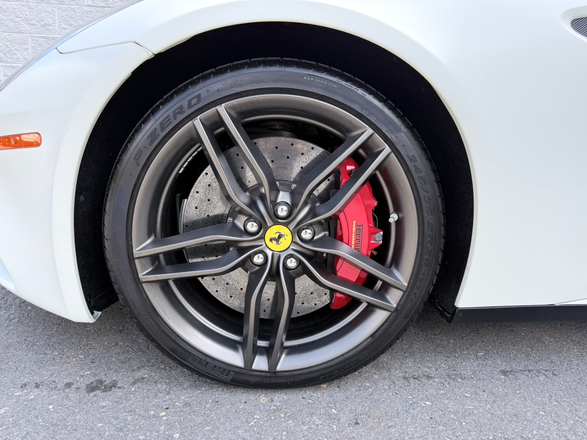 Used 2012 Ferrari FF AWD/4WD image 23