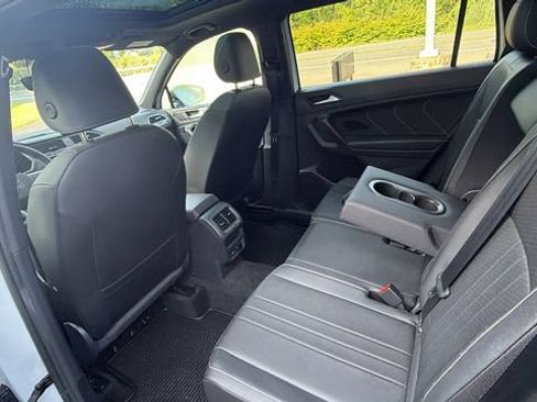 Used 2023 Volkswagen Tiguan SE R-Line AWD/4WD image 32