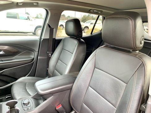 Used 2021 GMC Terrain SLT w/ Infotainment Package II image 11