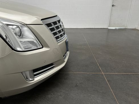 Used 2013 Cadillac XTS Luxury w/ Driver Awareness Package AWD/4WD image 2