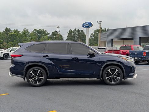 Used 2022 Toyota Highlander XSE AWD/4WD image 6