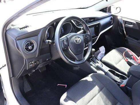 Used 2018 Toyota Corolla iM w/ Carpet Mat Package (TMS) FWD image 10
