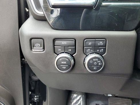Used 2024 GMC Sierra 1500 SLT w/ SLT Premium Plus Package AWD/4WD image 30
