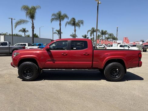 Certified 2018 Toyota Tacoma SR5 RWD image 42