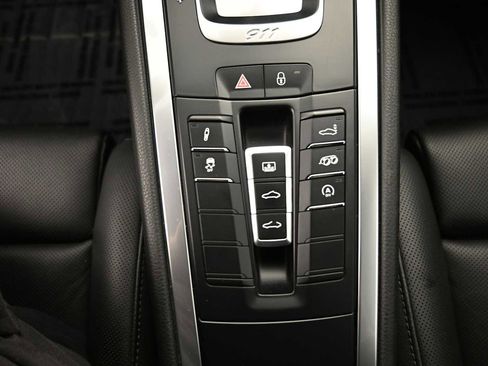 Certified 2018 Porsche 911 Carrera S RWD image 14