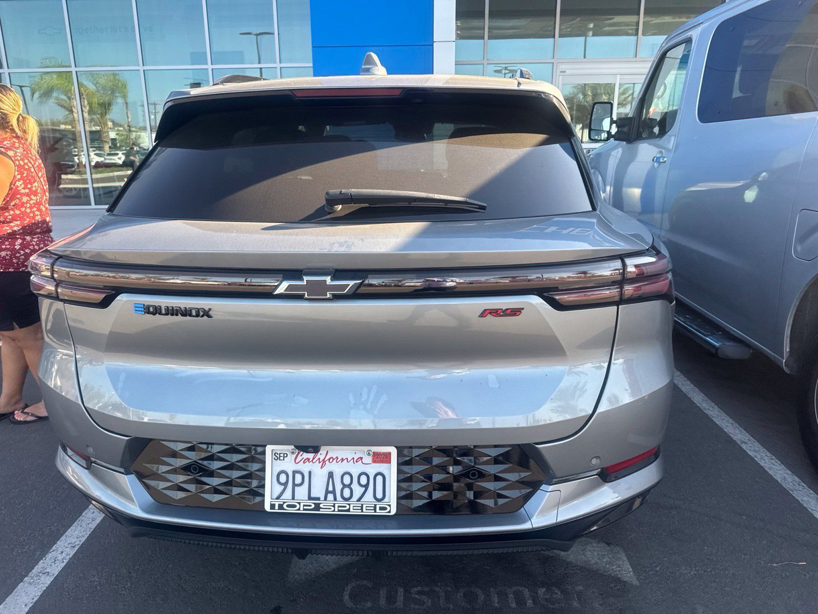 Used 2024 Chevrolet Equinox EV RS FWD image 9