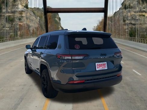 New 2026 Jeep Grand Cherokee L Limited w/ Limited Altitude Package AWD/4WD image 8