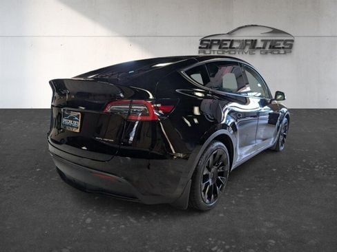 Used 2021 Tesla Model Y Long Range AWD/4WD image 10