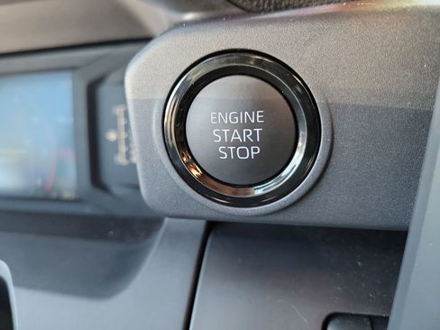 Used 2025 Toyota Tacoma SR image 22