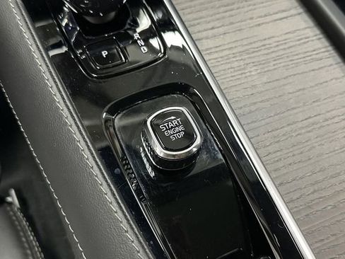 Used 2024 Volvo XC90 B6 Ultimate w/ Lounge Package image 24