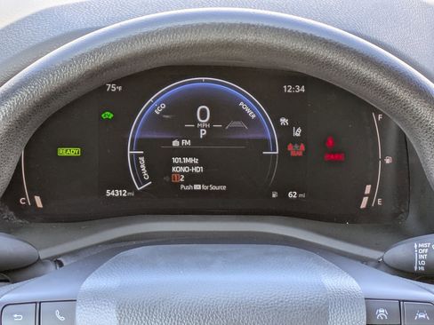 Used 2025 Toyota Camry LE image 22