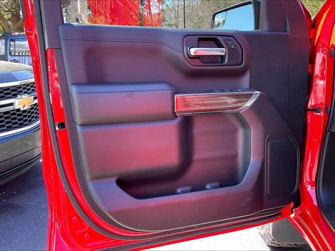 Used 2021 Chevrolet Silverado 1500 LT Trail Boss image 22