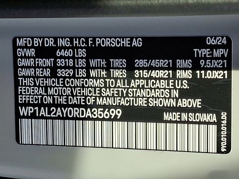 Used 2024 Porsche Cayenne S image 29