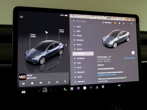 Used 2023 Tesla Model Y Long Range AWD/4WD image 31