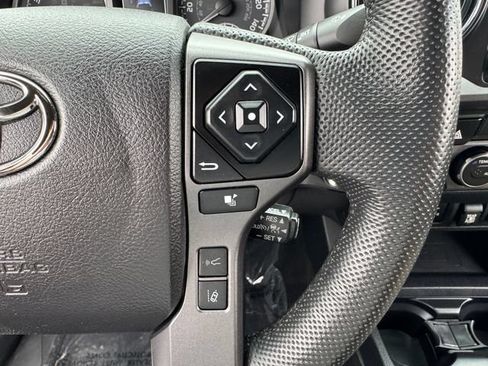 Used 2022 Toyota Tacoma TRD Off-Road w/ Technology Package AWD/4WD image 24