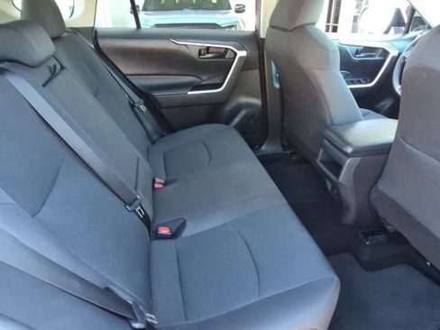 Used 2021 Toyota RAV4 LE w/ Carpet Mat Package (TMS) AWD/4WD image 31