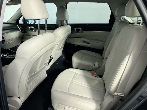 Certified 2023 Kia Sorento SX Prestige w/ Panoramic Sunroof Package image 26