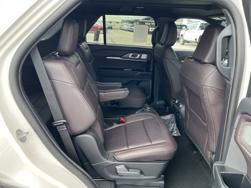New 2025 Ford Explorer Platinum image 10