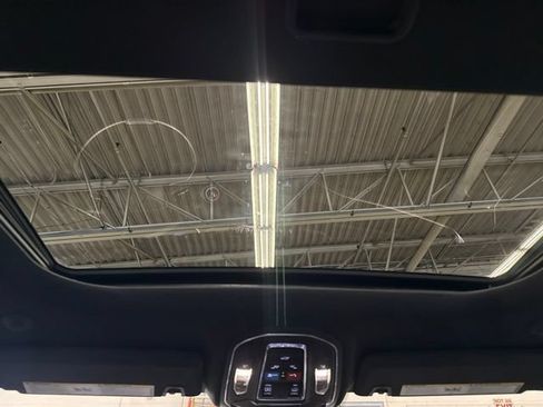 Used 2024 Jeep Grand Cherokee Altitude AWD/4WD image 24